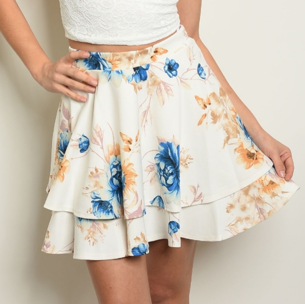 ❗1 Left Ivory & Blue 2 Piece Skirt Set - Picture 4 of 8